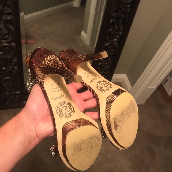 Animal print heels w/ diamond embellished straps - Picture 7 of 7